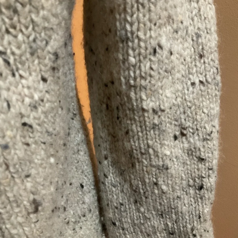 “Fisherman out of Ireland” 100% wool, made in Ireland sweater. - Picture 6 of 11